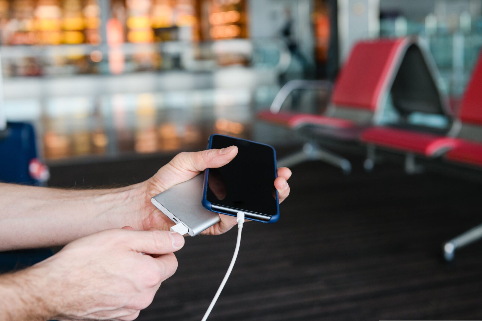 Άνδρας τυλίχθηκε στις φλόγες μετά από έκρηξη power bank στο αεροδρόμιο της Μελβούρνης