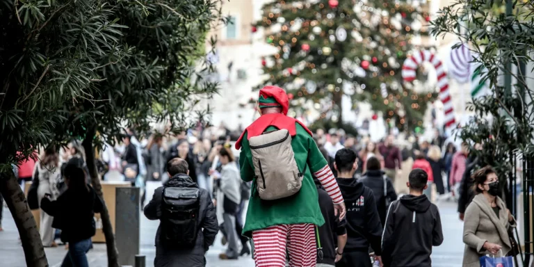 Εορταστικό ωράριο Χριστουγέννων 2025: Πότε ξεκινά