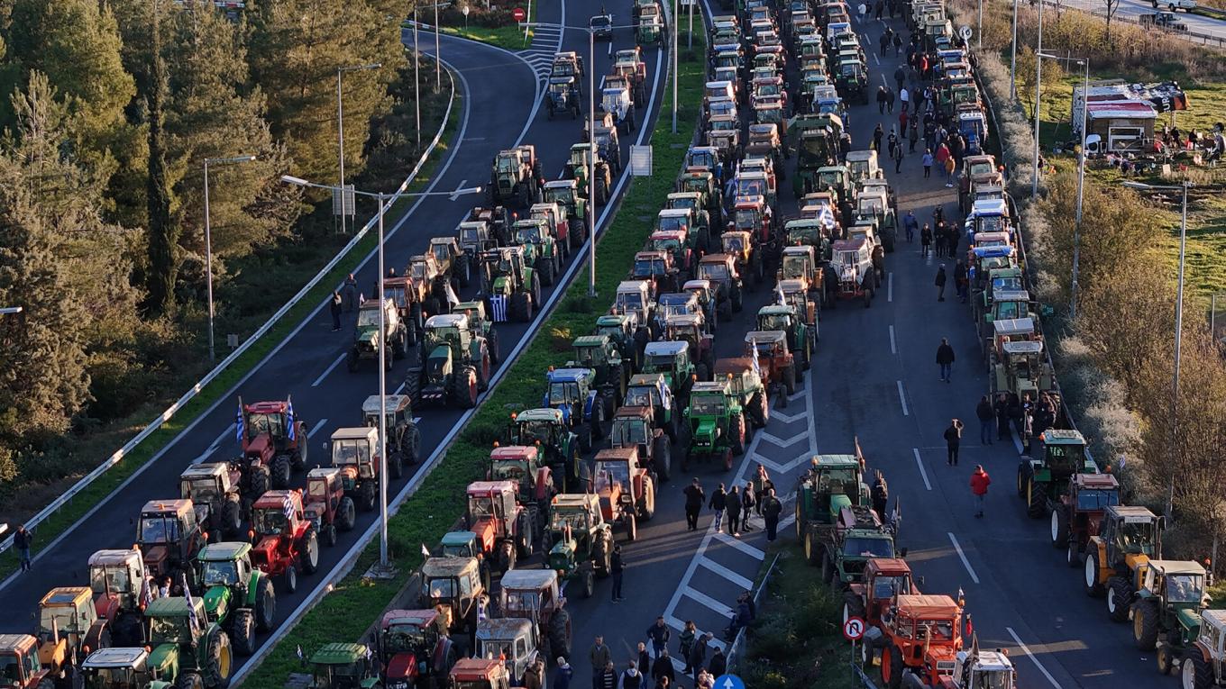 Παρέμβαση εισαγγελέα του Αρείου Πάγου για τα αγροτικά μπλόκα και την παρακώλυση συγκοινωνιών