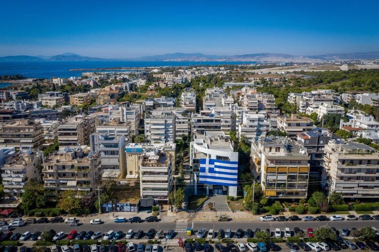 Νέες θέσεις εργασίας χωρίς πτυχίο στον Δήμο Γλυφάδας – Οι ειδικότητες