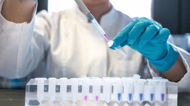 Δεκαοκτώ παιδιά γεννήθηκαν στην Ελλάδα από το σπέρμα του δότη με το καρκινικό γονιδίωμα