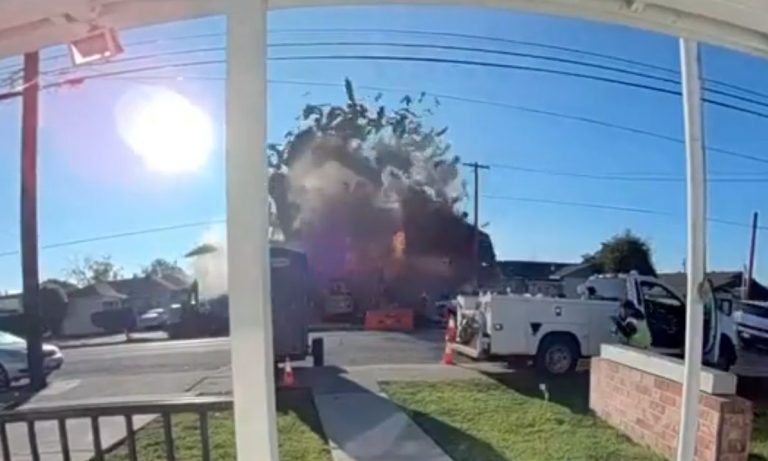 Μεγάλη έκρηξη σε σπίτι στην Καλιφόρνια – Τουλάχιστον έξι τραυματίες