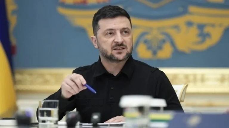 Ζελένσκι: «Στο τραπέζι η παρουσία αμερικανικών στρατευμάτων στην Ουκρανία»