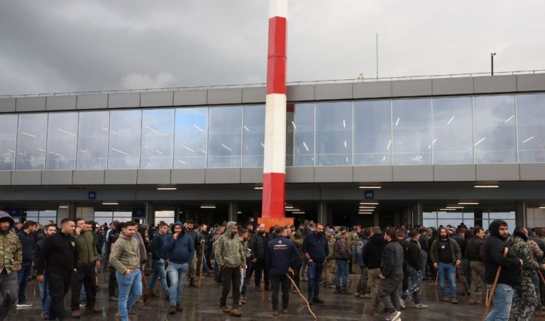 Ηράκλειο: Το μπλόκο των αγροτών στο αεροδρόμιο «ακύρωσε» το PET–SCAN δεκάδων ασθενών