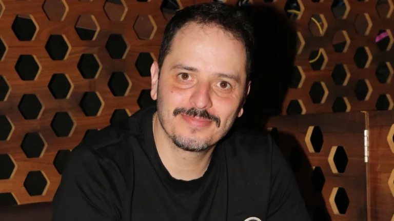 Αλέξανδρος Τσουβέλας: Κατέβηκε η ανάρτηση που έλεγε τον Χριστό τον «μεγαλύτερο influencer»