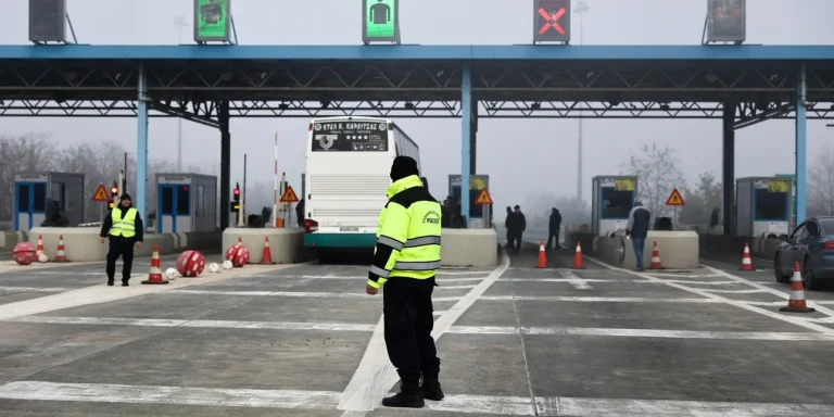 Χριστουγεννιάτικη έξοδος με μπλόκα από Έβρο μέχρι Κρήτη