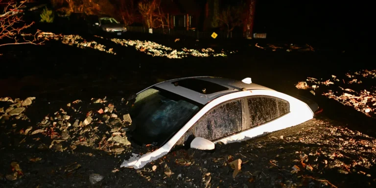 Σαρώνουν την Καλιφόρνια οι καταρρακτώδεις βροχές – Το Λος Άντζελες σε κατάσταση έκτακτης ανάγκης