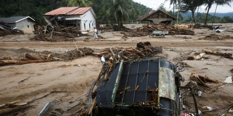 Τραγωδία στην Ινδονησία: 631 νεκροί και 472 άτομα αγνοούνται