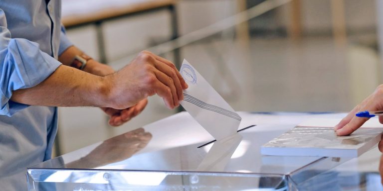 Interview: Σταθεροποίηση πάνω από 30% για ΝΔ – Προβάδισμα Καρυστιανού έναντι Τσίπρα