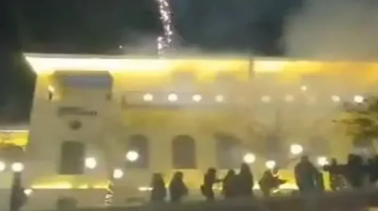 Κοζάνη: Πανικός από πυροτεχνήματα στη χριστουγεννιάτικη γιορτή