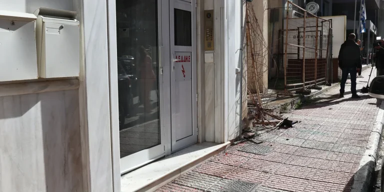 Τραγωδία στη Λούτσα: «Έτρεχε πάντα με 120 χλμ. σ’ αυτόν τον δρόμο, προκαλούσε» -Τι λένε για τον οδηγό