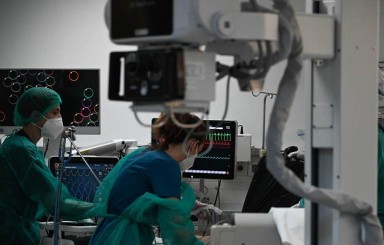 Σοκ στη Λευκωσία: Σταμάτησε να βοηθήσει γυναίκα να σταθμεύσει το αυτοκίνητό της και βρέθηκε στη… ΜΕΘ