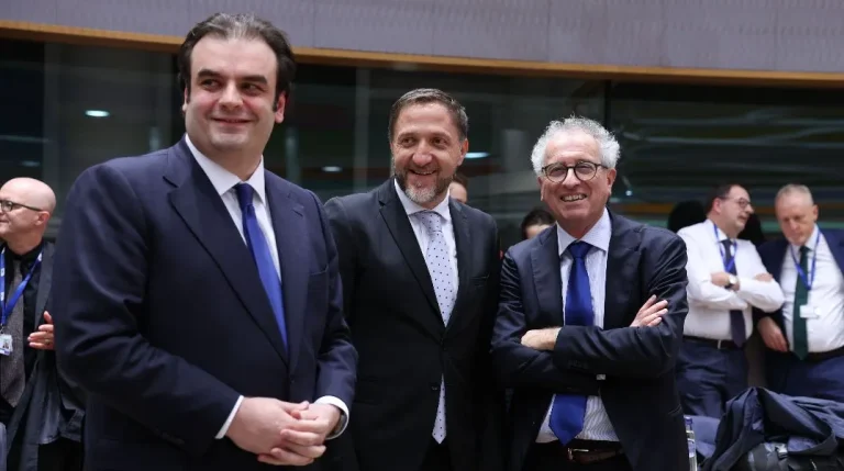 Πιερρακάκης: «Στόχος μου να κρατήσω το Eurogroup μια ομάδα ενωμένη – Η Ελλάδα άντεξε ενώ πριν από 10 χρόνια συζητούσαμε για Grexit»