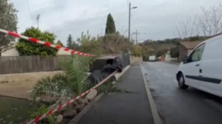 Φρικτό δυστύχημα στη Γαλλία: Τρεις νεαροί πνίγηκαν όταν το αυτοκίνητό τους έπεσε ανάποδα σε πισίνα