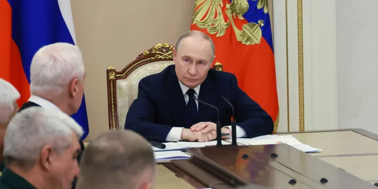 Η Ουκρανία επιχείρησε να χτυπήσει με 91 drones κατοικία του Πούτιν