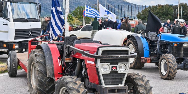 Αγρότες μπήκαν με τα τρακτέρ στην Πάτρα -Κλειστός ο κόμβος Γλαύκου