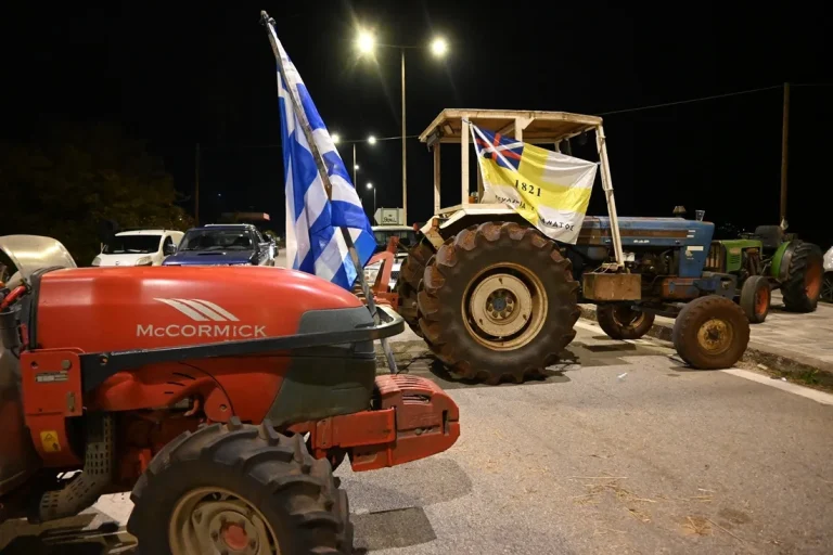 Απίστευτη ταλαιπωρία των εκδρομέων λόγω μπλόκων: Ουρές χιλιομέτρων σε Ριτσώνα-Θεσσαλία