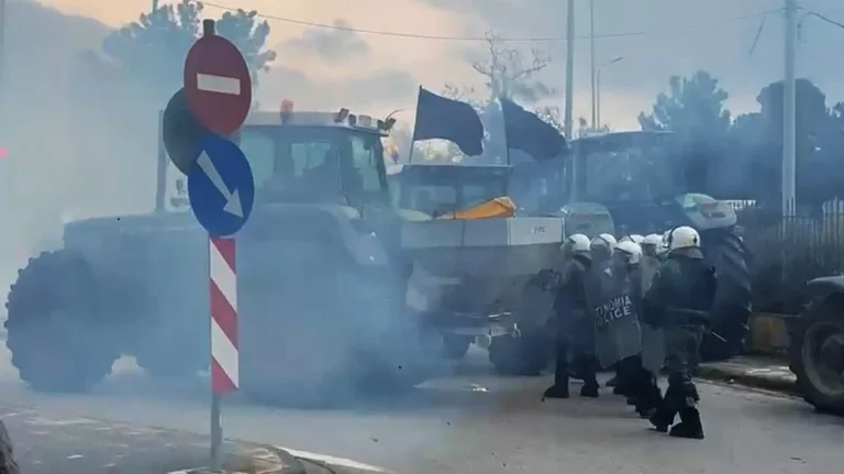 Θεσσαλονίκη: Ταυτοποιήθηκαν τέσσερα άτομα για τα επεισόδια αγροτών – αστυνομίας