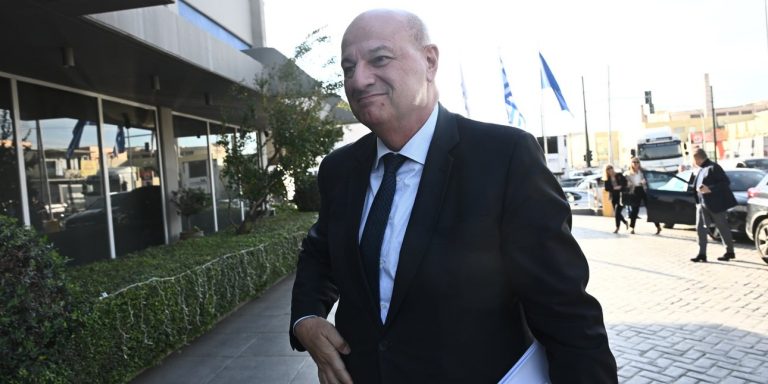 Ο Τσιάρας ενημερώνει τους βουλευτές της ΝΔ για το αγροτικό