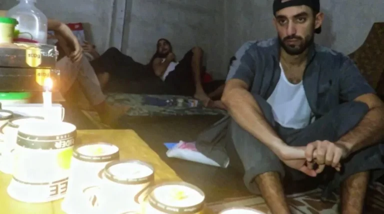 Συγκλονιστικό βίντεο: Όμηροι της Χαμάς ανάβουν κεριά Χανουκά μήνες πριν εκτελεστούν