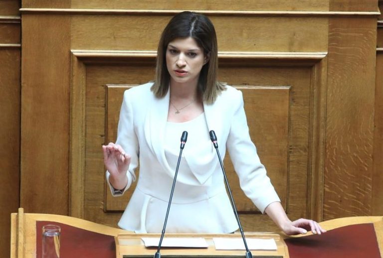 Νοτοπούλου: Πρωτοχρονιά με νέες αυξημένες τιμές διοδίων