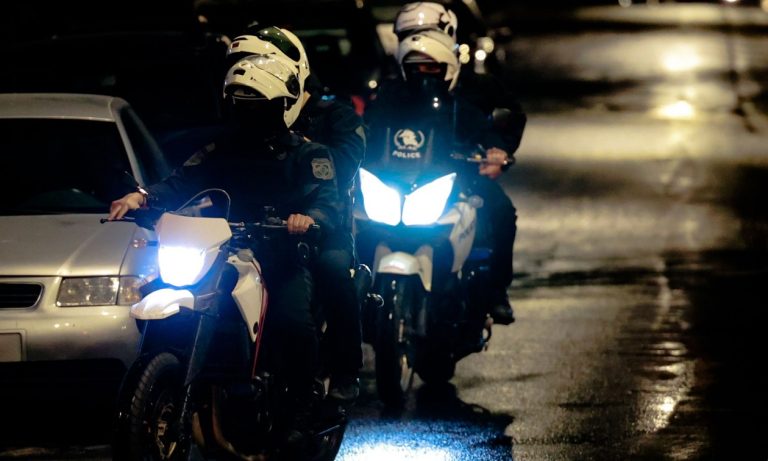 Μεθυσμένος οδηγός χτύπησε πέντε παρκαρισμένα αυτοκίνητα και τα εγκατέλειψε στη Λαμία