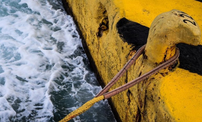 Προβλήματα στα δρομολόγια των πλοίων λόγω των ισχυρών ανέμων