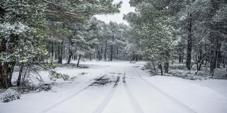 Έκτακτο δελτίο επιδείνωσης καιρού της ΕΜΥ: Έρχεται διήμερη κακοκαιρία με καταιγίδες και χιόνια
