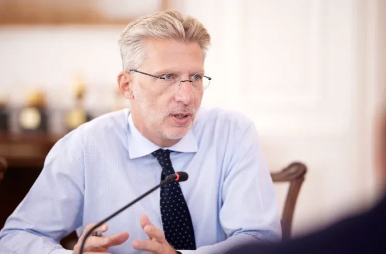 Σκέρτσος: Η Ελλάδα παραμένει σταθερά μεταξύ των 3 ευρωπαϊκών χωρών με τα λιγότερα εργατικά δυστυχήματα στην ΕΕ, δείτε γραφήματα