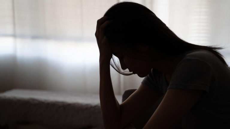 Γαλλία: Αυτοαποκαλούμενος υπνοθεραπευτής κατηγορείται ότι νάρκωνε και βίαζε γυναίκες