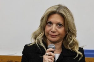 Καρυστιανού: «Ούτε έχουν σκεφθεί γιατί οδηγείται ένα ζευγάρι στην άμβλωση»