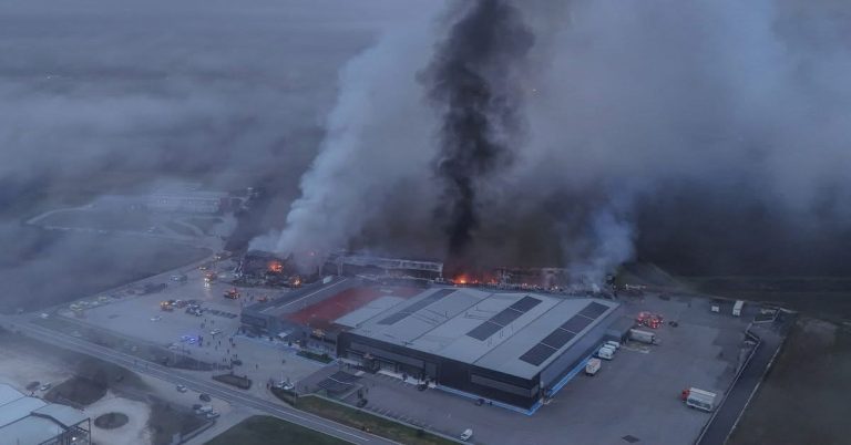 Tραγωδία στα Τρίκαλα: Νεκρές τέσσερις εργαζόμενες από τη φωτιά στη Βιολάντα