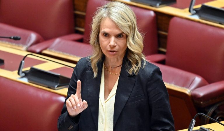 Μιλένα Αποστολάκη: «Δεύτερη μοίρα το δημόσιο συμφέρον στη νέα σύμβαση με τη Hellenic Train»