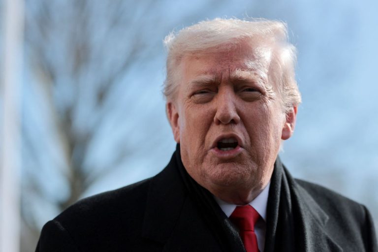 Τραμπ: Μια τεράστια αρμάδα κινείται προς το Ιράν – Ο χρόνος τελειώνει, κάντε συμφωνία