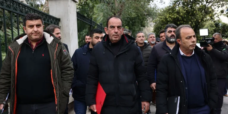 Αγρότες: Στην Αθήνα για τη συνάντηση με τον Μητσοτάκη