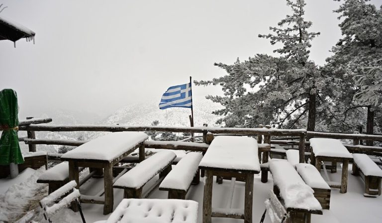 Πρωτοχρονιά με τσουχτερό κρύο, χαμηλές θερμοκρασίες και χιόνια