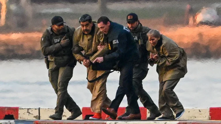 Απαγγέλθηκαν κατηγορίες στον Μαδούρο – «Είμαι αθώος, αιχμάλωτος πολέμου»