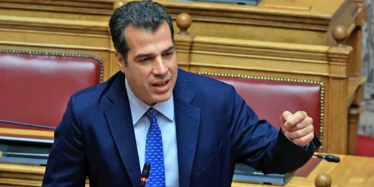 Πλεύρης: Αδικούμε τον Καραγκιόζη όταν τον συγκρίνουμε με τον Βαρουφάκη