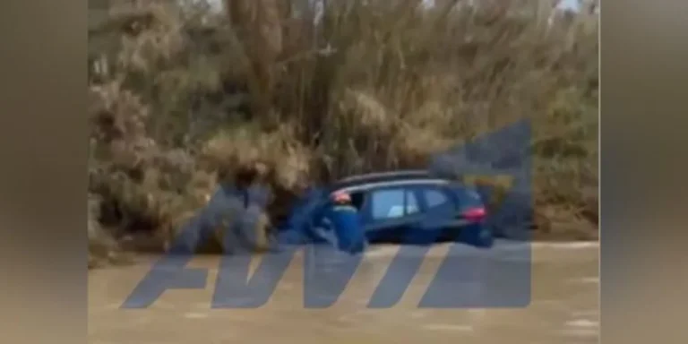 Δραματική διάσωση εγκλωβισμένων οδηγών στο Πικέρμι -Υπερχείλισε το ρέμα Βάρδα