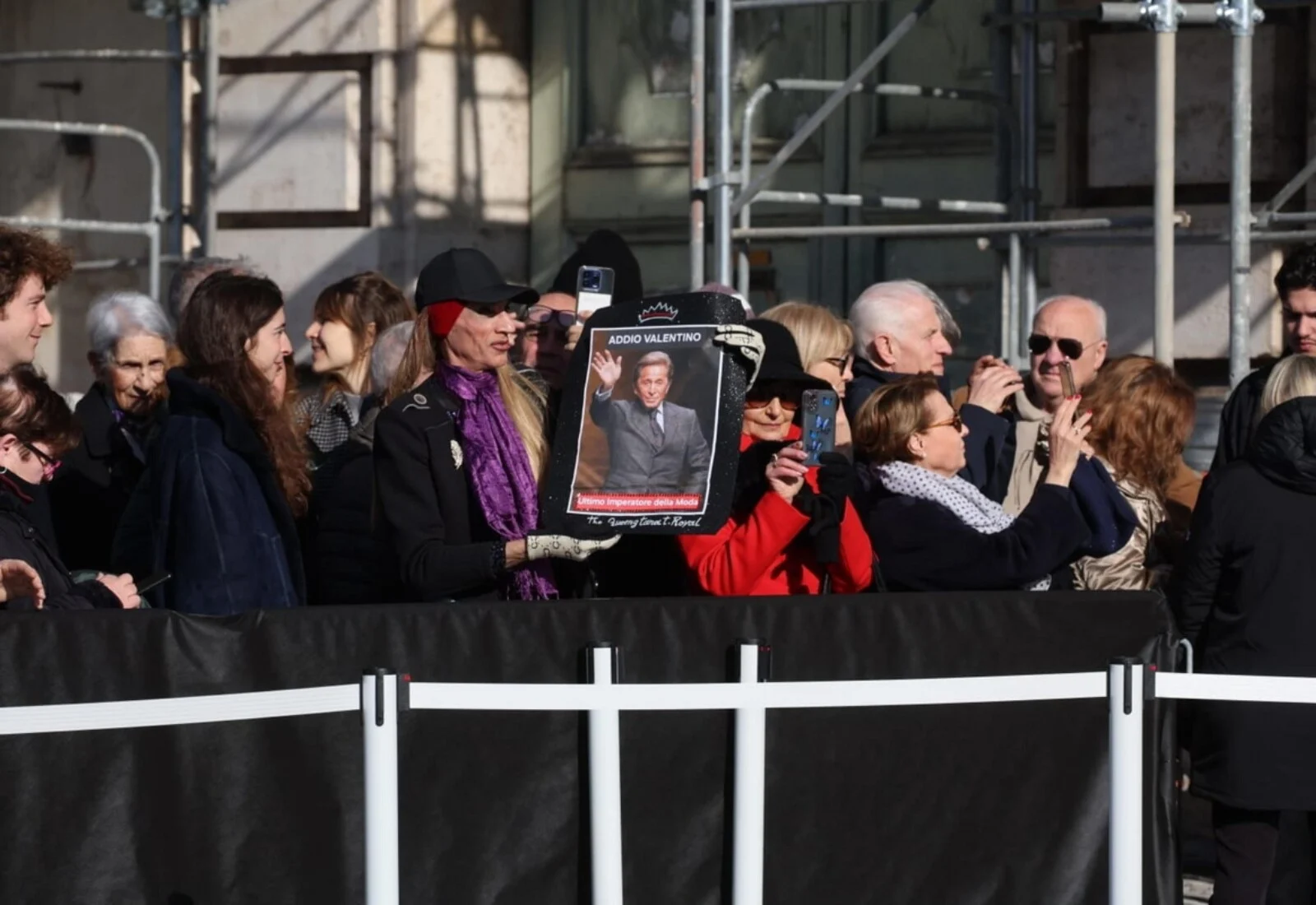Κηδεία Βαλεντίνο: Ο κόσμος της μόδας αποχαιρέτησε τον σπουδαίο σχεδιαστή