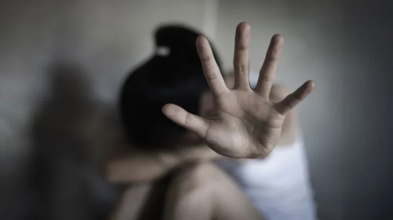 Φρίκη στη Μεσσαρά: Πατέρας κακοποιούσε σεξουαλικά τις δύο κόρες του