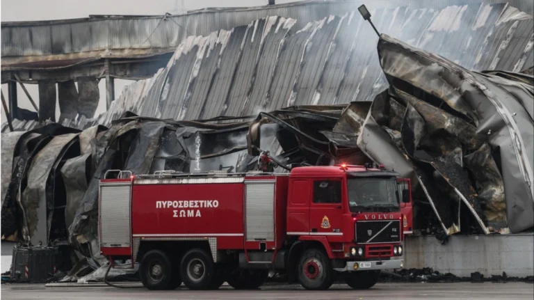Τραγωδία στα Τρίκαλα: Συνεχίζονται οι έρευνες για τα αίτια της φονικής έκρηξης στο εργοστάσιο «Βιολάντα»