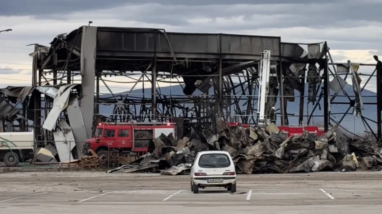Τραγωδία στη Βιολάντα: Για τρίτη ημέρα συνεχίζονται οι ρίψεις νερού