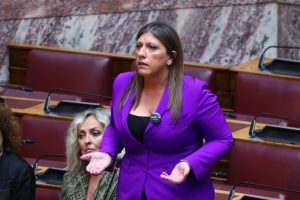 Έντονη αντιπαράθεση στη Βουλή: «Κηφήνες οι βουλευτές της ΝΔ» λέει η Κωνσταντοπούλου
