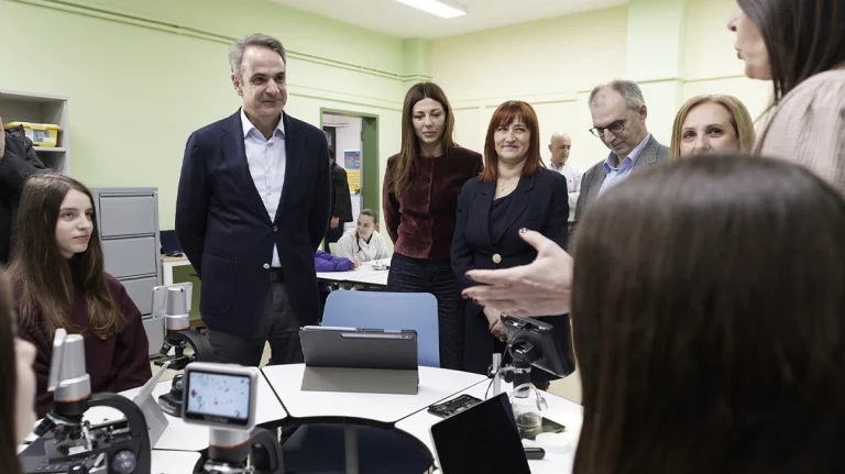 Στο κέντρο Καινοτομίας Ηπείρου ο Μητσοτάκης: Με την τεχνολογία κάνουμε το μάθημα πιο διαδραστικό