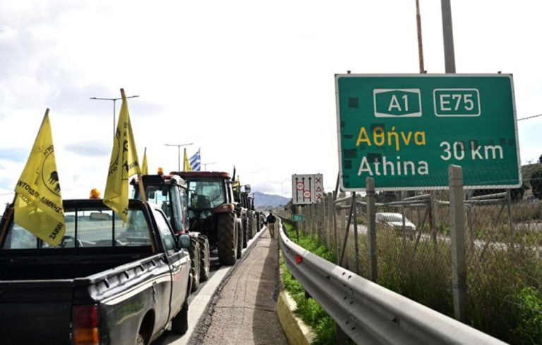 Από απολύμανση περνούν τα τρακτέρ φτάνοντας στην Αθήνα