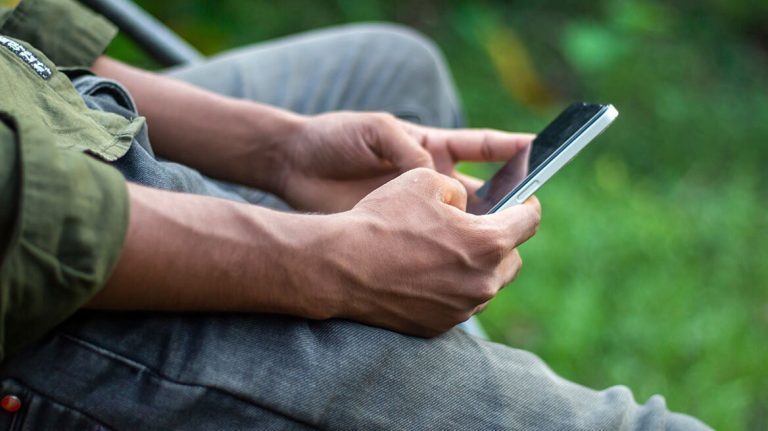 ΑΑΔΕ: Προειδοποίηση για νέα απάτη μέσω SMS