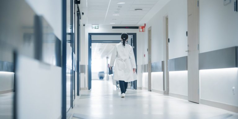 Η γρίπη χτυπάει κόκκινο: Καμπανάκι για τις ευπαθείς ομάδες