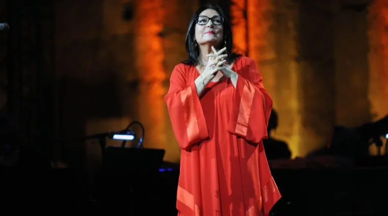 Τιμητική διάκριση για τη Νάνα Μούσχουρη στα γαλλικά «Grammy»