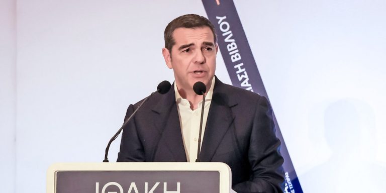 Επίθεση Τσίπρα σε Μητσοτάκη, Στουρνάρα και Ομάδα Αλήθειας από τη Λάρισα